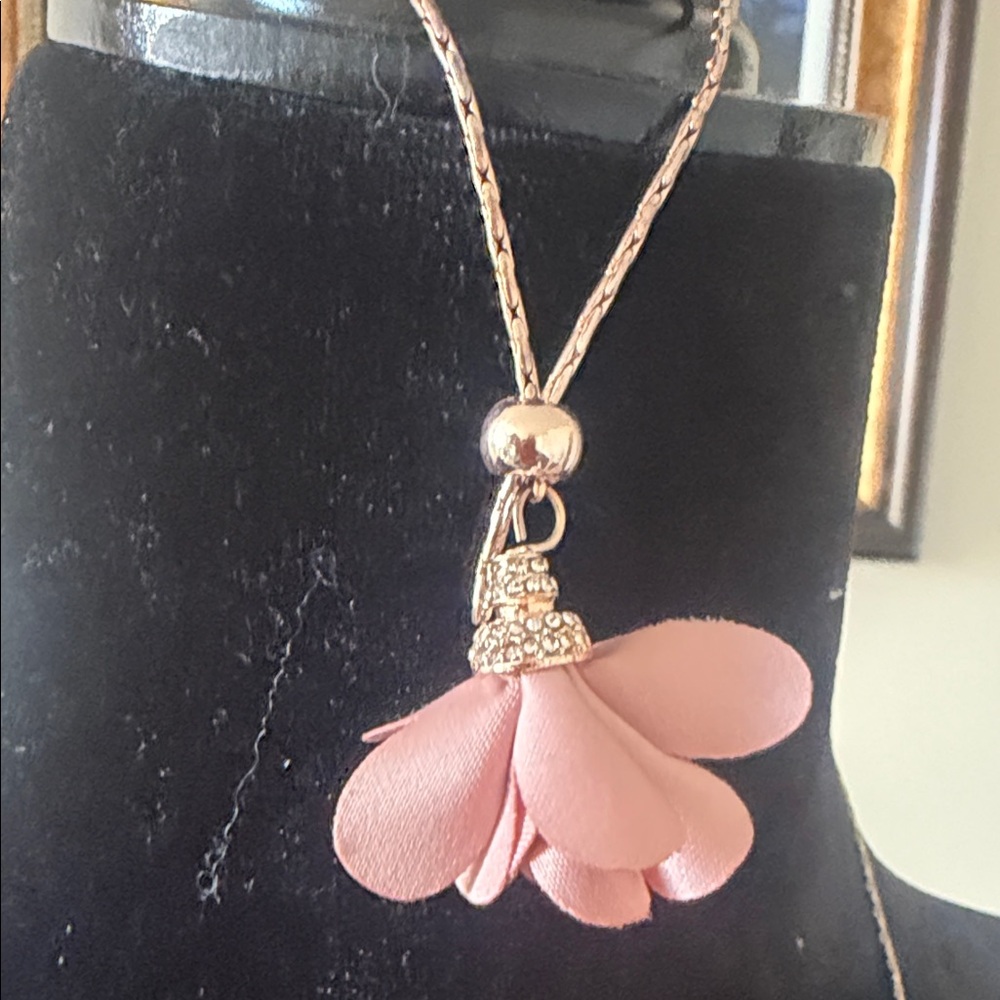 Pink Floral Jeweled Pendant Necklace and bracelet Set - Picture 5 of 5